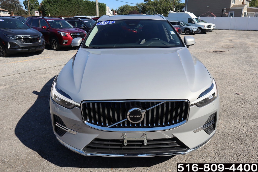 Used 2023 Volvo XC60 Plus Bright Theme B5 AWD Plus Bright Theme