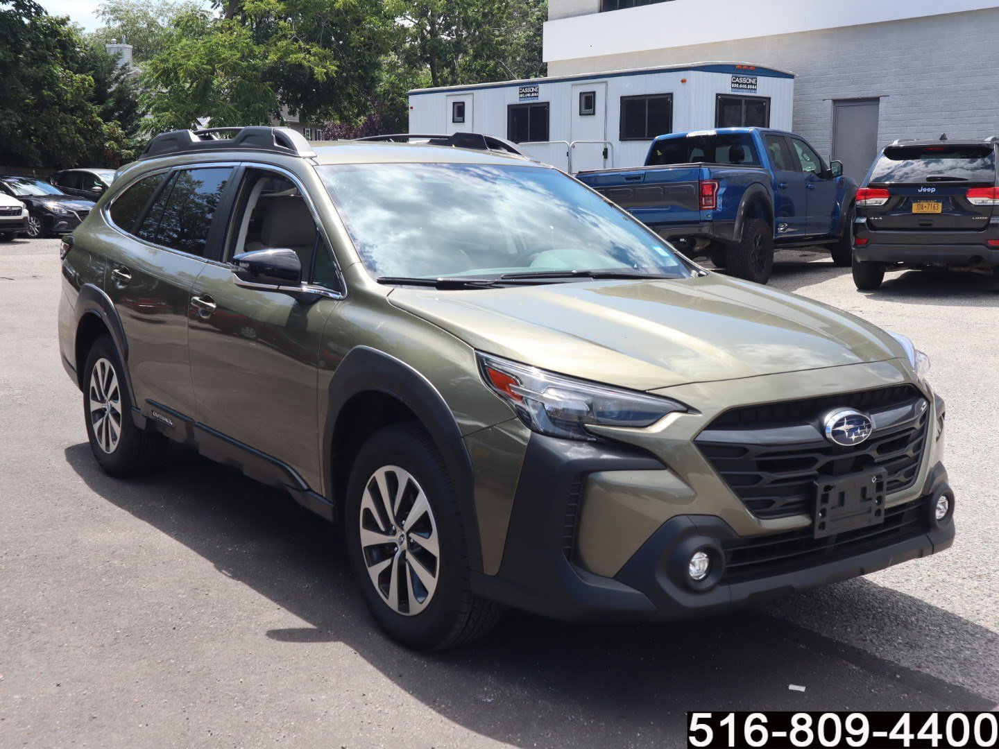 2025 Subaru Outback Premium photo 2