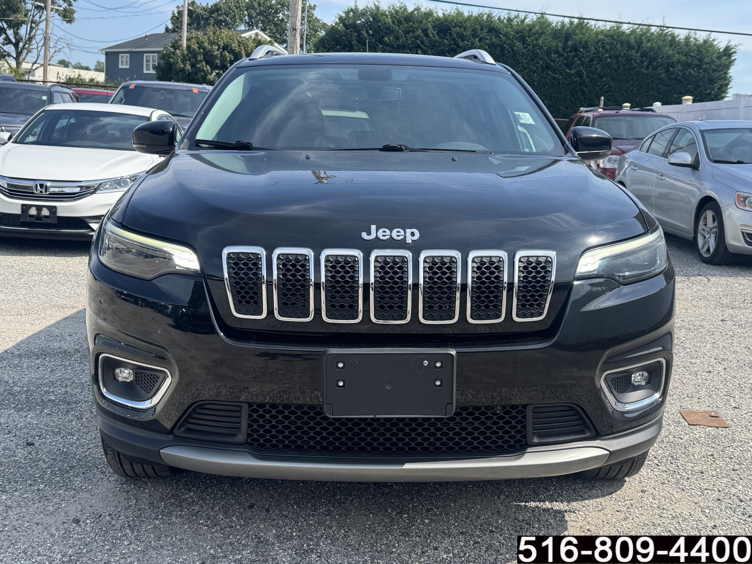 Used 2019 Jeep Cherokee Limited with VIN 1C4PJMDX5KD395279 for sale in Wantagh, NY