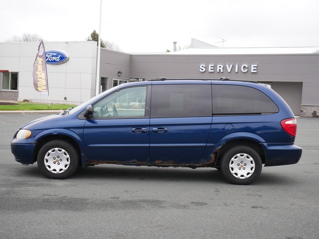 Used 2002 Chrysler Town & Country LX with VIN 2C4GP44332R748241 for sale in Hastings, Minnesota