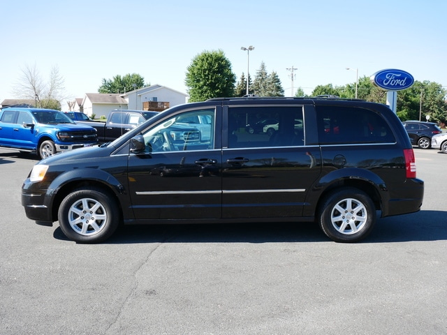 Used 2010 Chrysler Town & Country Touring with VIN 2A4RR5D16AR178512 for sale in Hastings, Minnesota