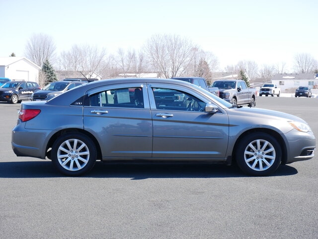Used 2013 Chrysler 200 Touring with VIN 1C3CCBBB6DN588739 for sale in Hastings, Minnesota