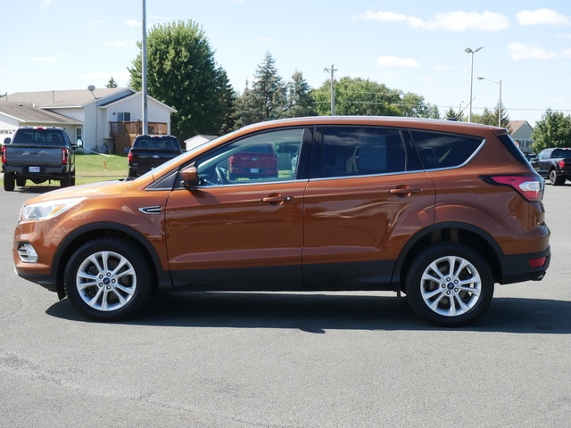 Used 2017 Ford Escape SE with VIN 1FMCU9GD6HUC50471 for sale in Hastings, Minnesota