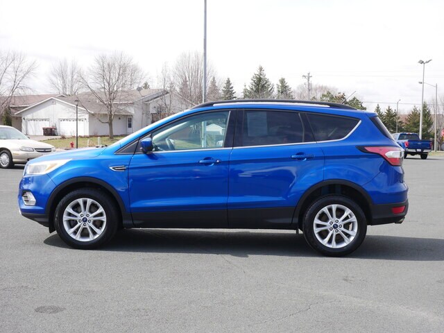 Used 2018 Ford Escape SE with VIN 1FMCU9GD0JUA42236 for sale in Hastings, Minnesota