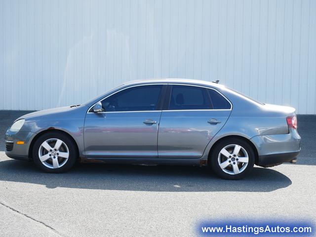 Used 2008 Volkswagen Jetta SE with VIN 3VWRZ71K18M181394 for sale in Hastings, MN