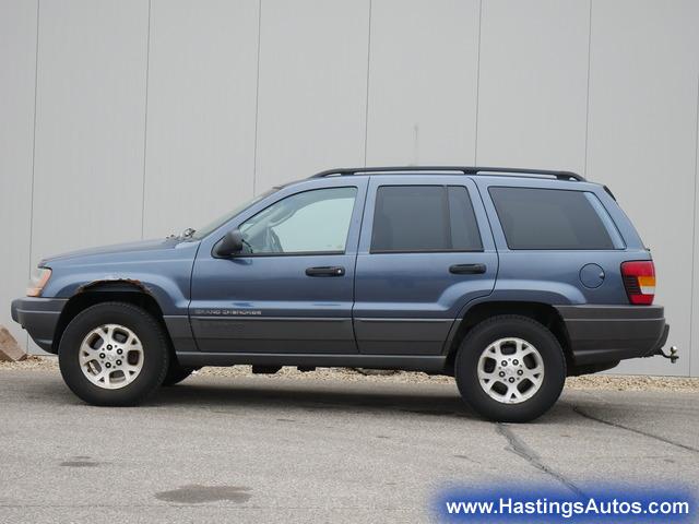 Used 2002 Jeep Grand Cherokee LAREDO with VIN 1J4GW48S42C175048 for sale in Hastings, Minnesota