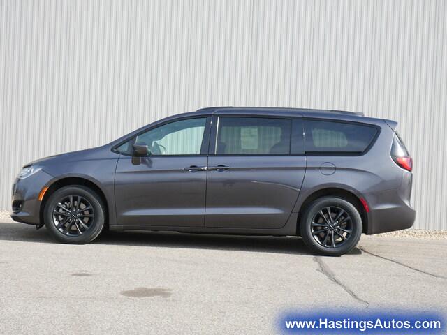 Certified 2020 Chrysler Pacifica AWD LAUNCH EDITION with VIN 2C4RC3BG0LR275078 for sale in Hastings, Minnesota