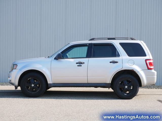 Used 2010 Ford Escape XLT with VIN 1FMCU9D73AKB94750 for sale in Hastings, Minnesota