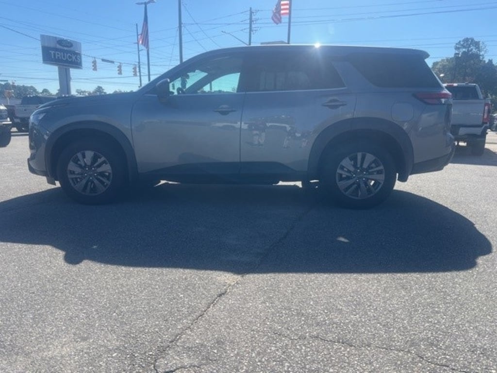 Used 2025 Nissan Pathfinder S SUV