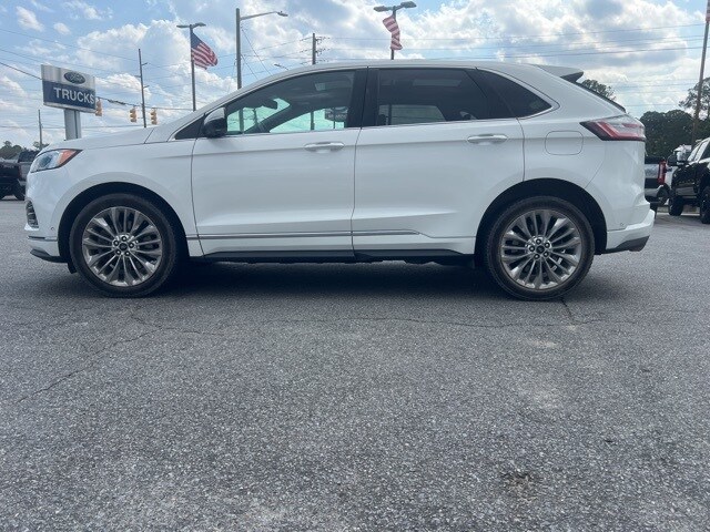 2021 Ford Edge Titanium photo 4