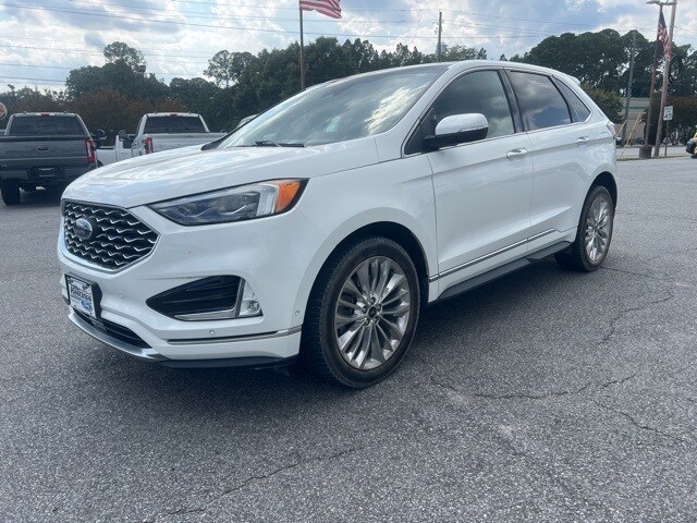 2021 Ford Edge Titanium photo 3
