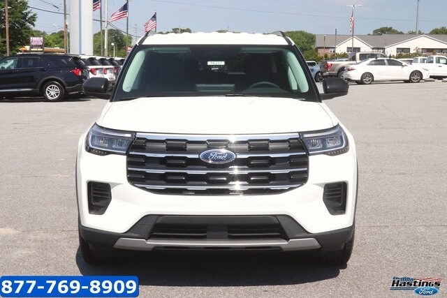 2025 Ford Explorer photo 2