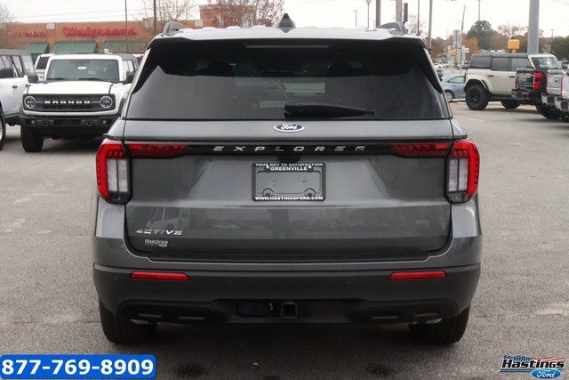 2026 Ford Explorer Active - Photo 6