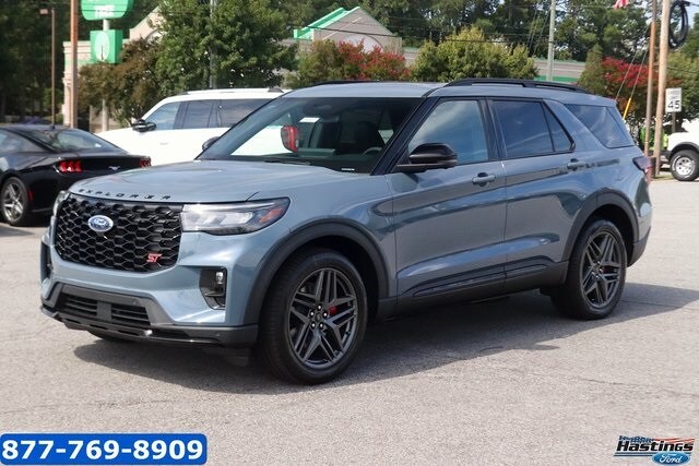 2025 Ford Explorer ST photo 2