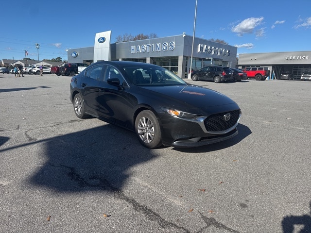 2022 Mazda Mazda3 Base's photo