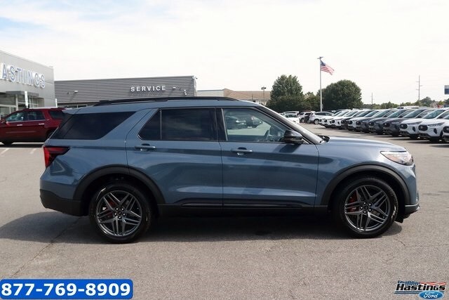 2025 Ford Explorer ST photo 3