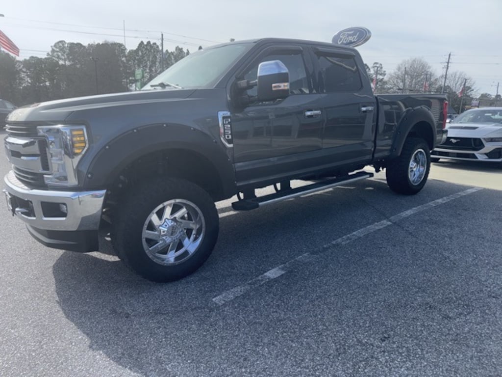 Used 2019 Ford F-250SD XLT Truck Crew Cab