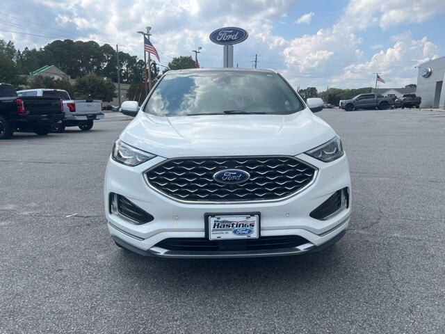 2021 Ford Edge Titanium photo 2