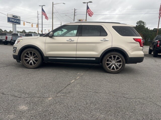 2017 Ford Explorer Limited photo 4