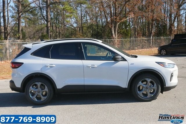 2025 Ford Escape ST-Line photo 4
