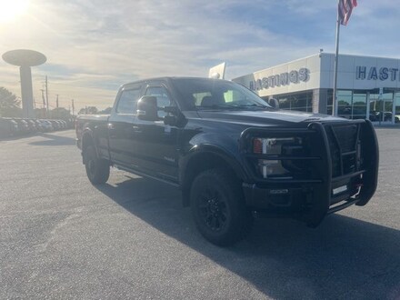 2020 Ford F-250SD Lariat Truck Crew Cab