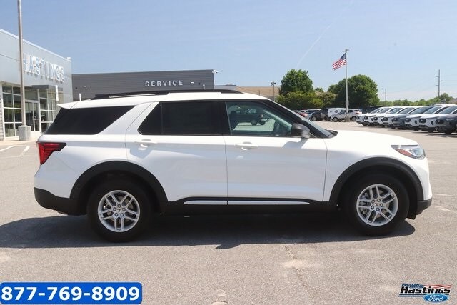 2025 Ford Explorer photo 4