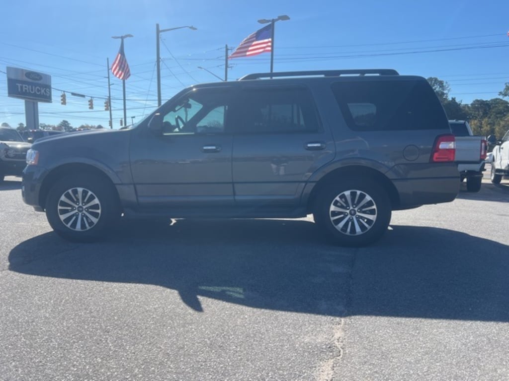 Used 2017 Ford Expedition XLT SUV