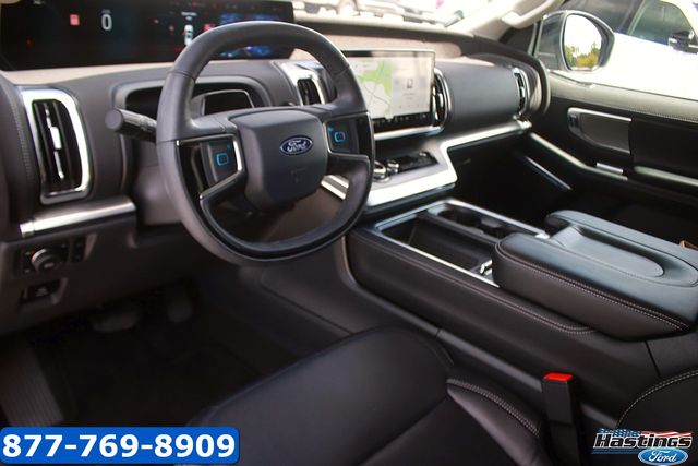 2025 Ford Expedition Platinum - Photo 12