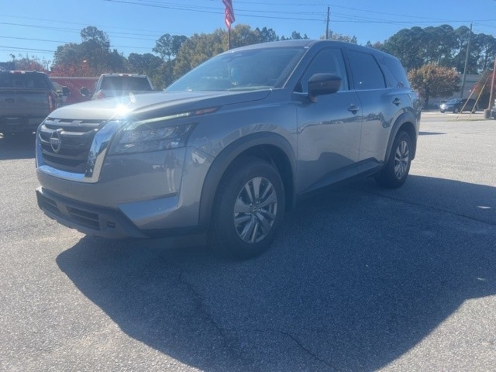 Used 2025 Nissan Pathfinder S SUV