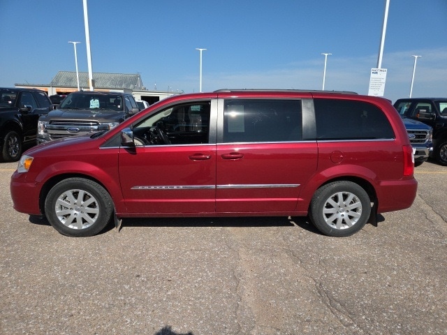 Used 2012 Chrysler Town & Country Touring-L with VIN 2C4RC1CG6CR383255 for sale in Hastings, NE