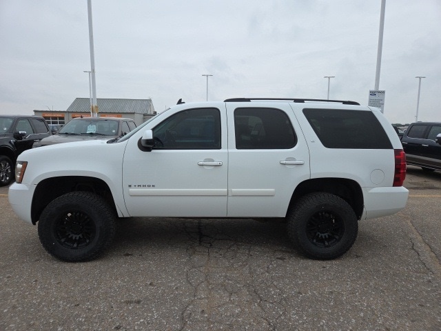 Used 2008 Chevrolet Tahoe LS with VIN 1GNFK13088J187555 for sale in Hastings, NE