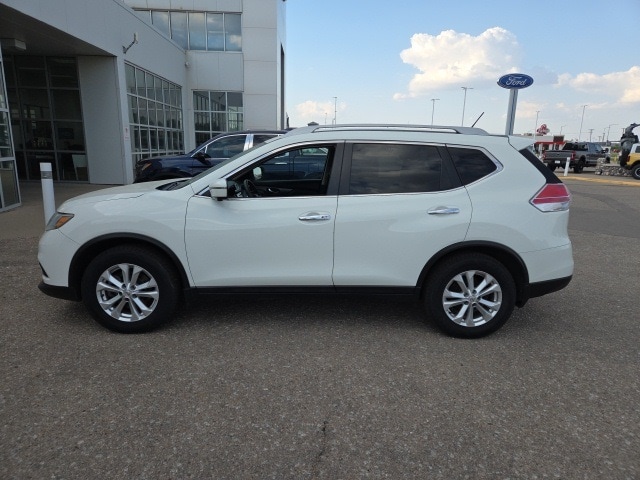 Used 2016 Nissan Rogue SV with VIN 5N1AT2MN0GC919367 for sale in Hastings, NE