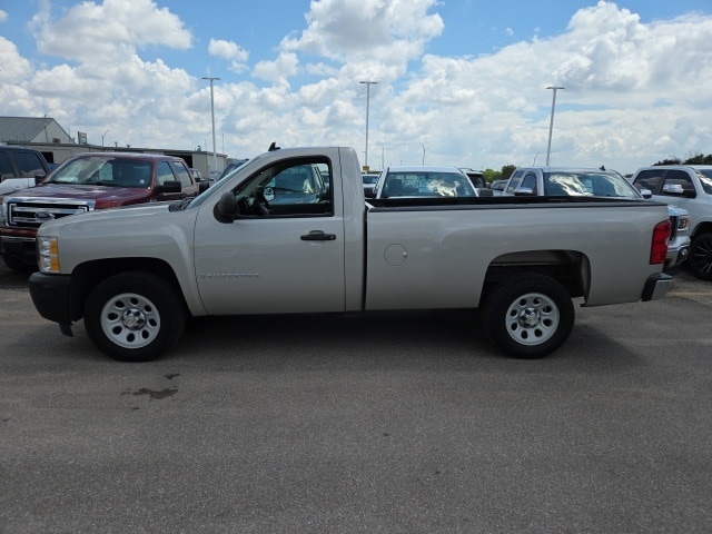 Used 2008 Chevrolet Silverado 1500 Work Truck with VIN 1GCEC14XX8Z292855 for sale in Hastings, NE