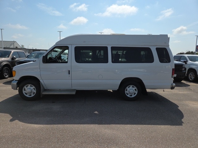 Used 2003 Ford Econoline Van Commercial with VIN 1FTSS34L33HB48898 for sale in Hastings, NE