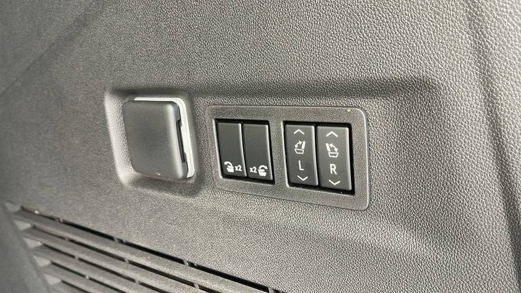 2026 GMC Yukon XL Denali - Photo 26