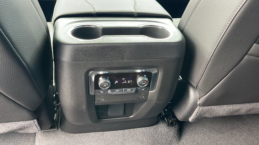 2026 GMC Yukon XL Denali - Photo 17