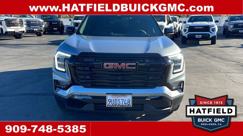 2026 GMC Terrain FWD Elevation photo 3