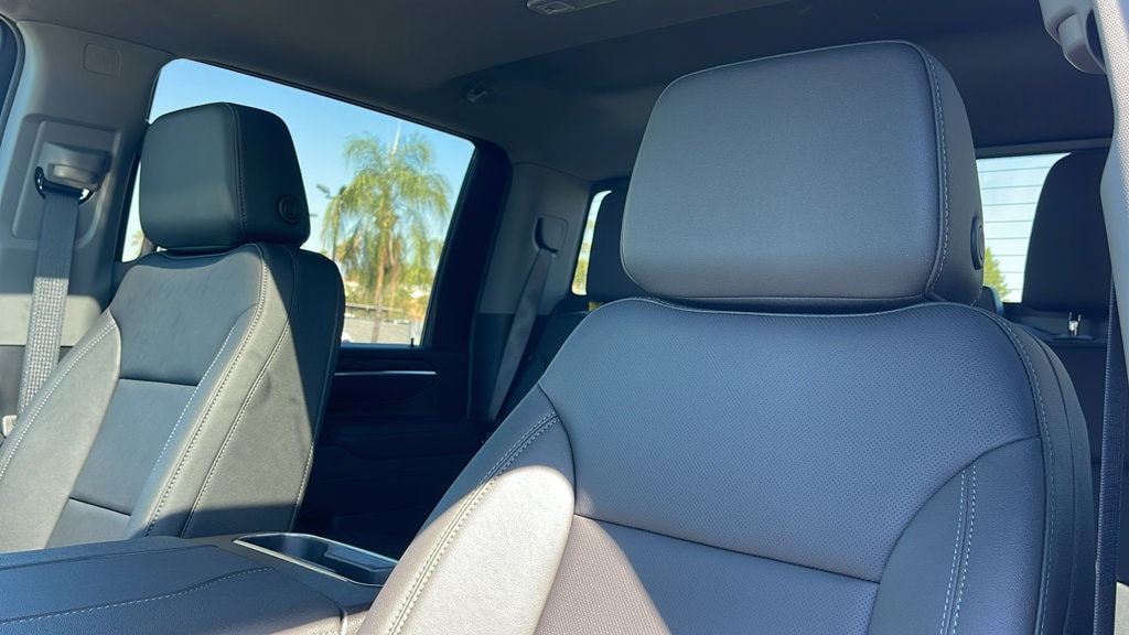 2026 GMC Sierra 2500HD SLT - Photo 14