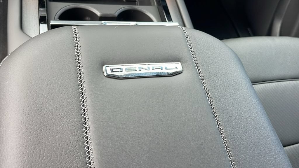 2026 GMC Yukon XL Denali - Photo 21