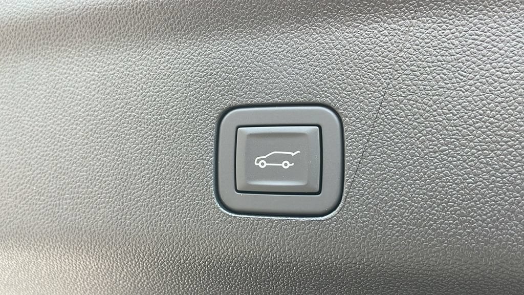 2026 GMC Yukon XL Denali - Photo 28