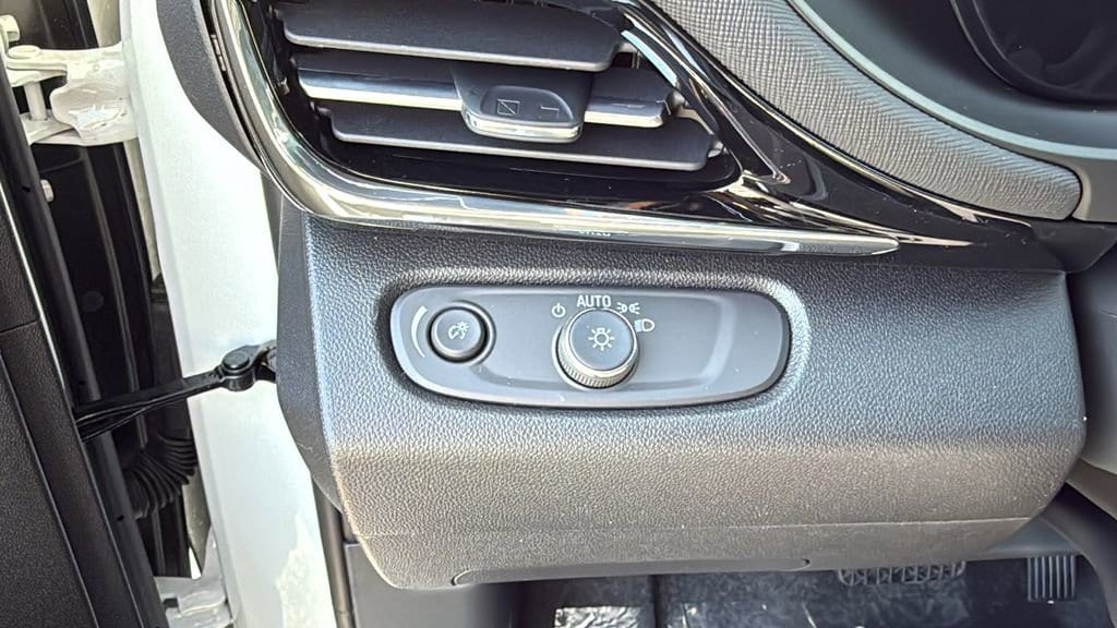 2026 Buick Envista Sport Touring - Photo 24