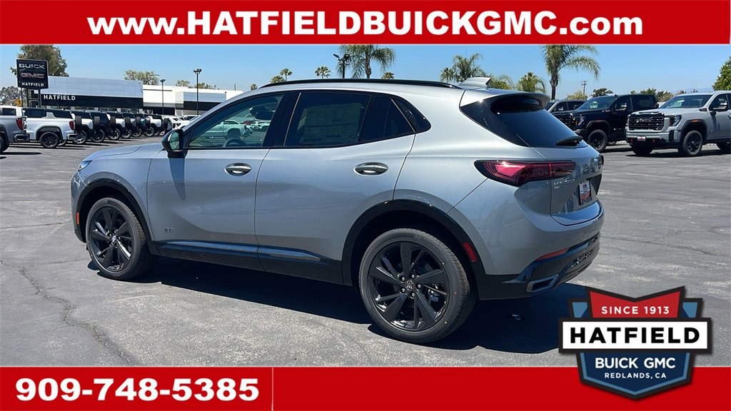 2025 Buick Envision Sport Touring photo 3