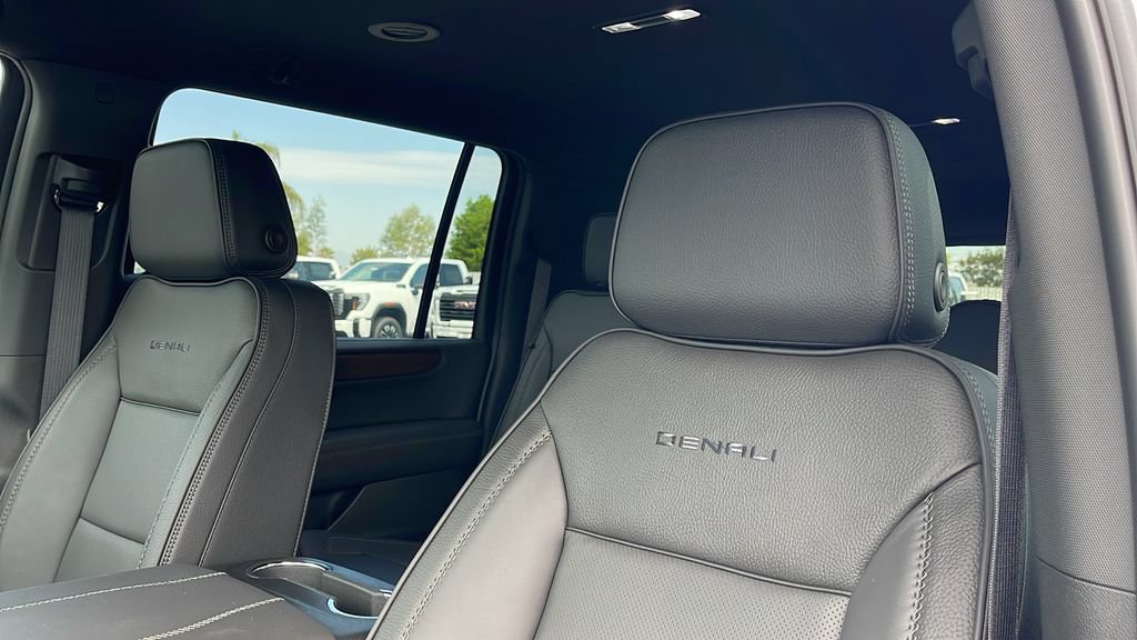 2026 GMC Yukon XL Denali - Photo 13