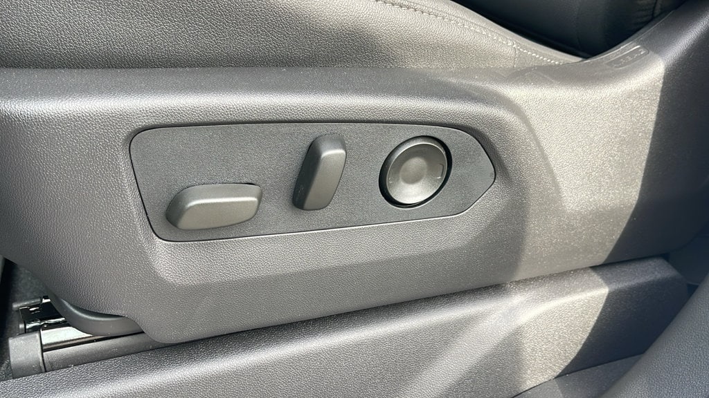 2026 GMC Sierra 1500 SLT - Photo 14