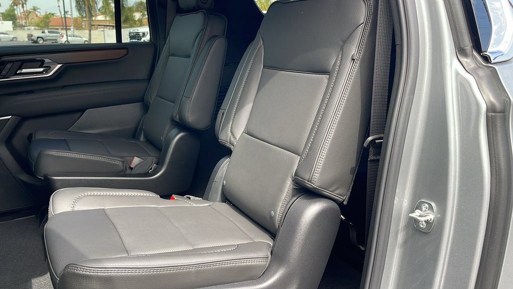 2026 GMC Yukon XL Denali - Photo 14