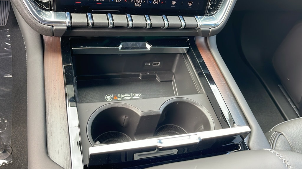 2026 GMC Yukon XL Denali - Photo 20