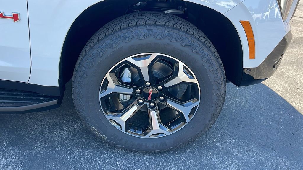 2026 GMC Yukon XL AT4 - Photo 9