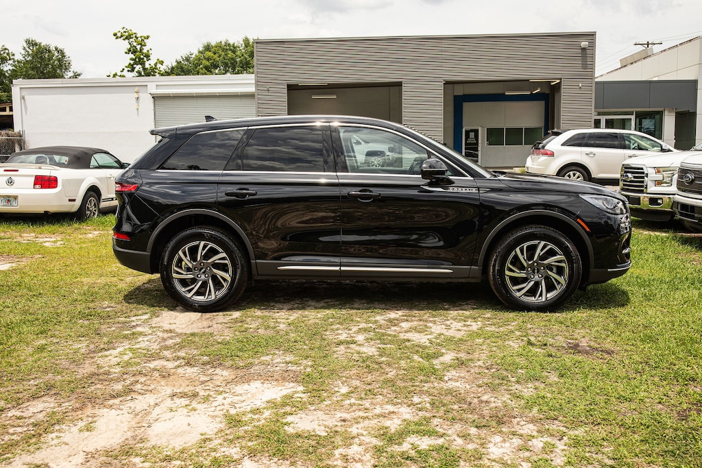 Used 2025 Lincoln Corsair Premiere Premiere FWD