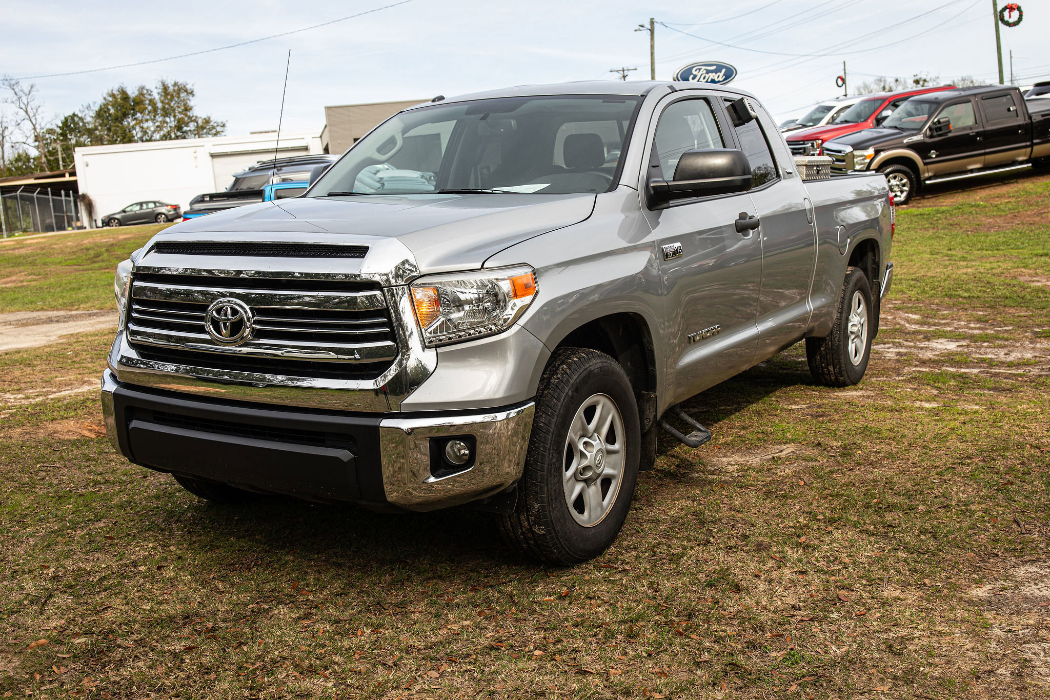 2016 Toyota Tundra SR5's photo