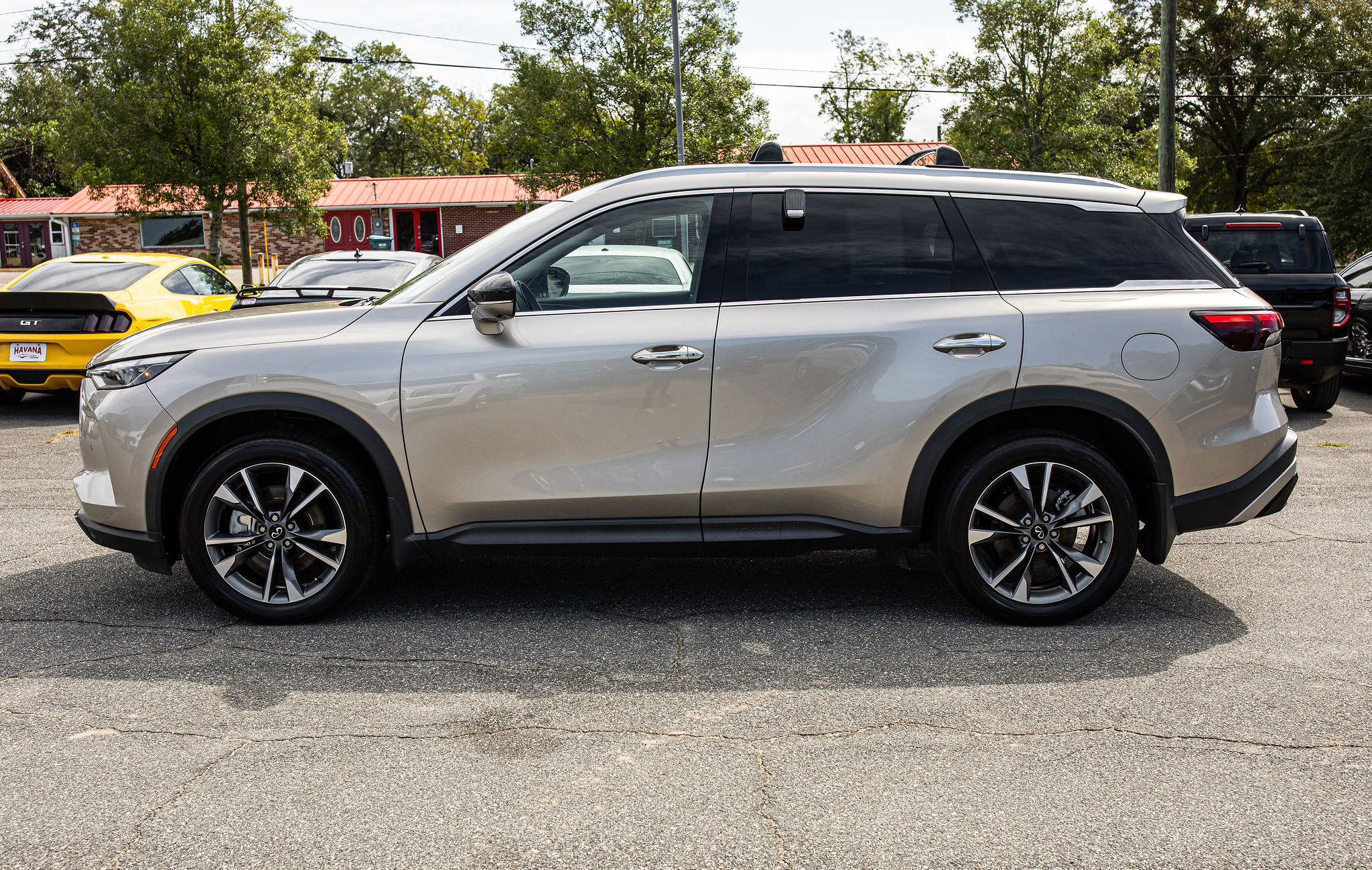 2023 INFINITI QX60 LUXE - Photo 10